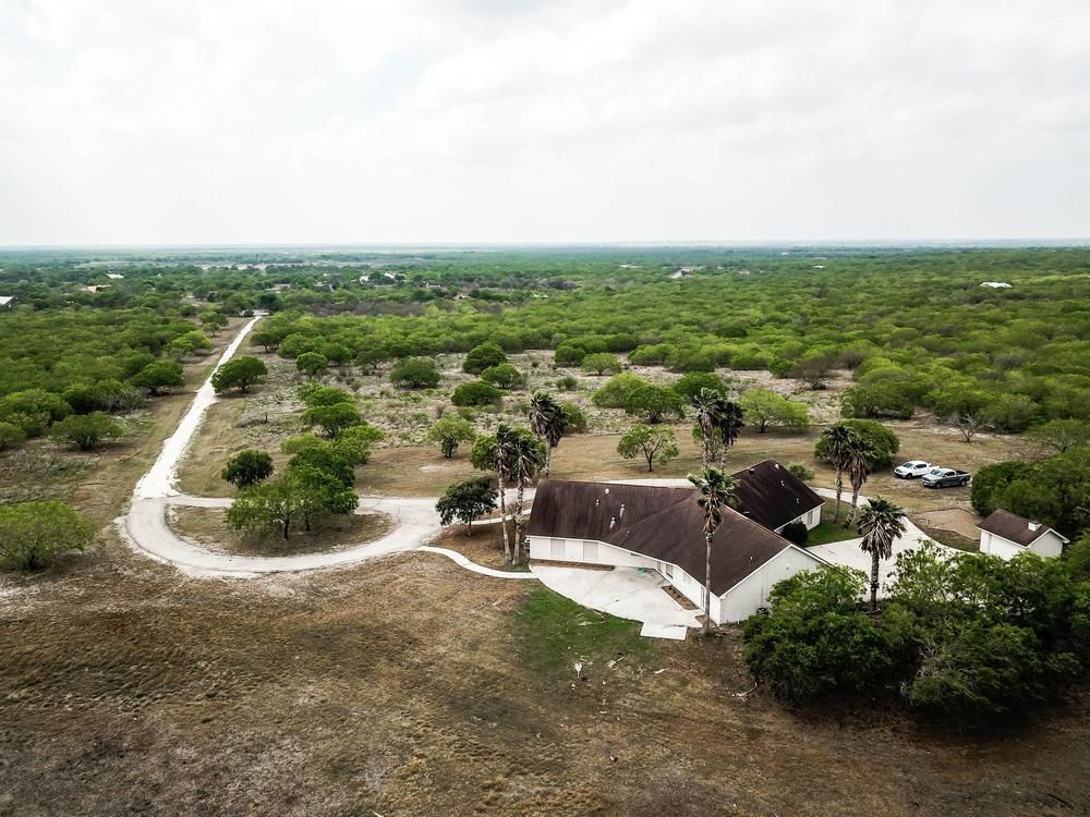 Glasscock Ranch: 20680 McMurray Ln, Mathis, TX 78368